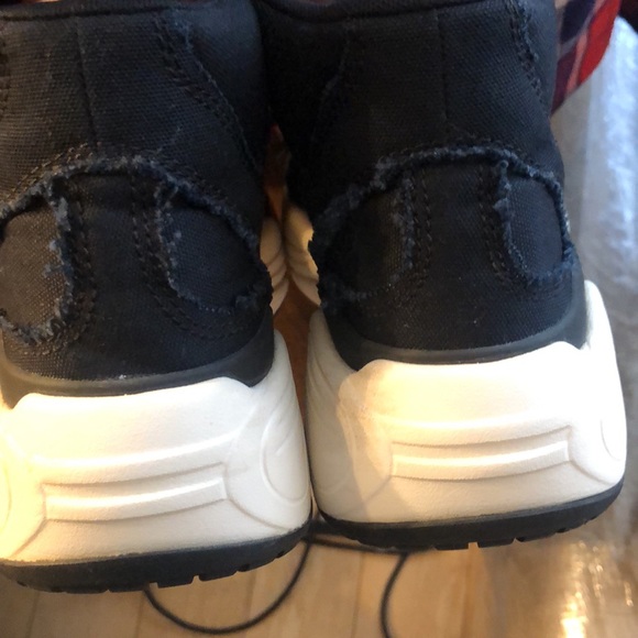 Converse. Flash sale $ - Picture 5 of 12